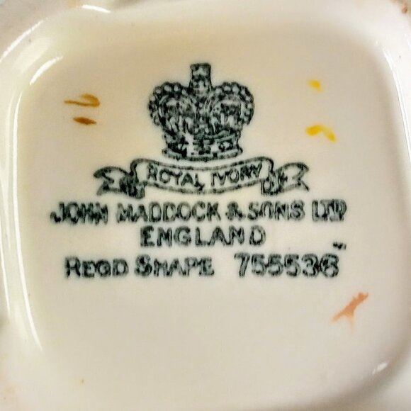 Vintage John Maddock 1930 Ivory Porcelain Covered Sugar Bowl - Picture 5 of 5